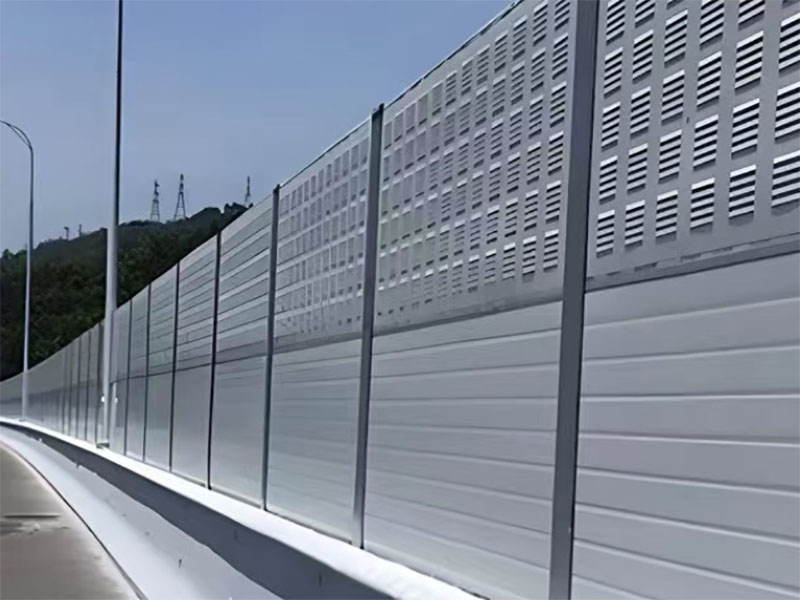 市政聲屏障使街道美觀，交通便利